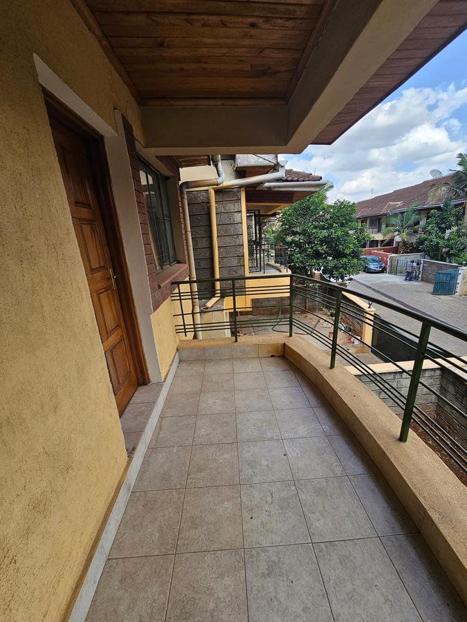 5 Bed Townhouse with En Suite at Lavington - 20