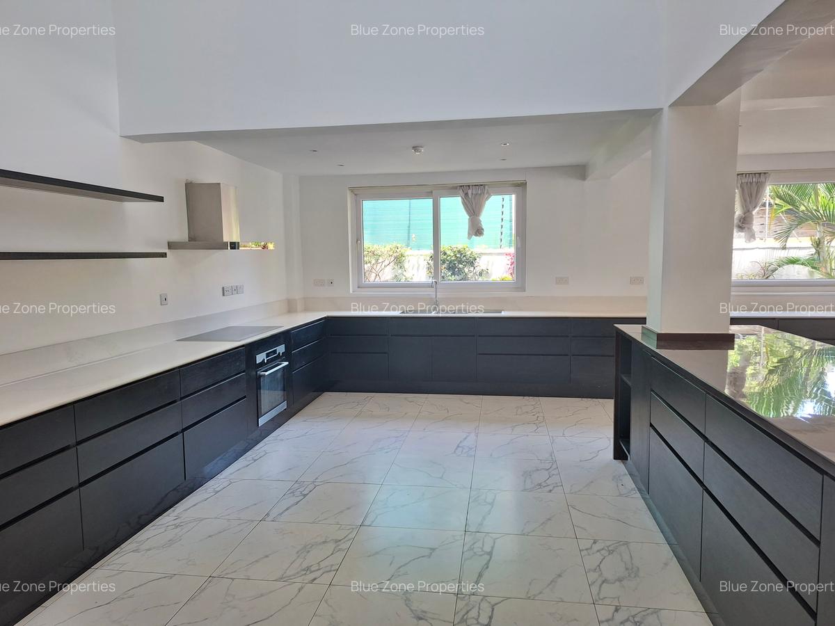 5 Bed House with En Suite at Off Benin Dr - 10