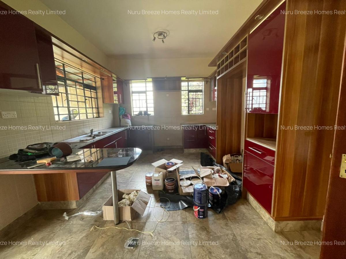 5 Bed Townhouse with En Suite in Kitisuru - 3