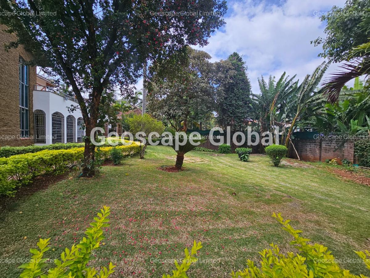 5 Bed House with En Suite in Runda - 4