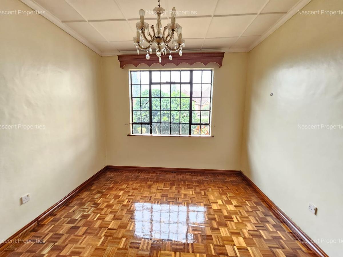 4 Bed House with En Suite at Evergreen - 6