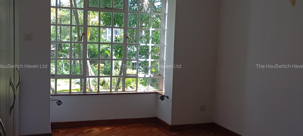 4 Bed Villa with En Suite at Off Un Avenue - 15