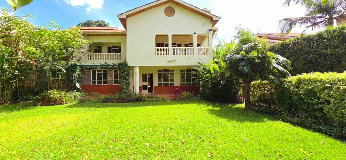 5 Bed House with En Suite at Mimosa Drive - 18