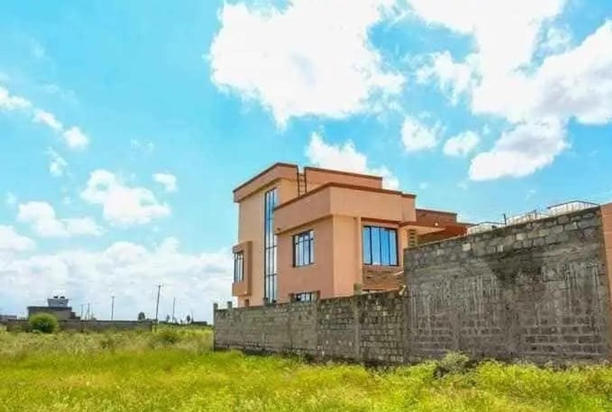 Commercial Land in Kamakis - 3