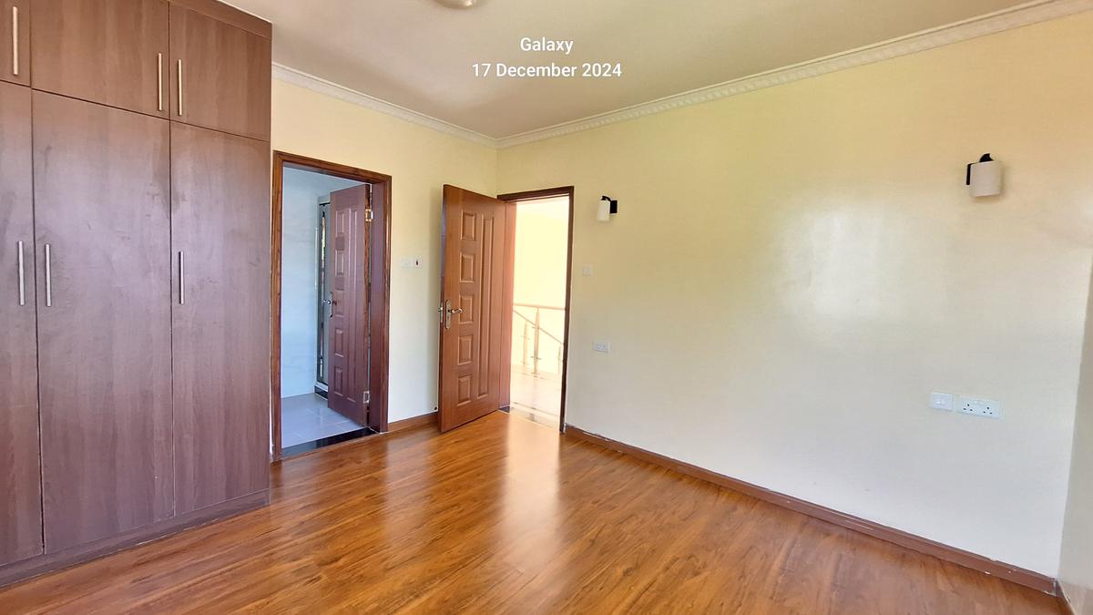 5 Bed Townhouse with En Suite at Off Chalbi Drive - 15