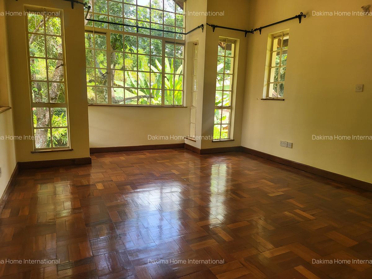 5 Bed Townhouse with En Suite in Rosslyn - 14