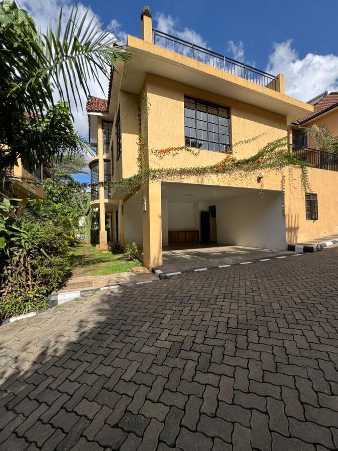 4 Bed Townhouse with En Suite in Kyuna - 1