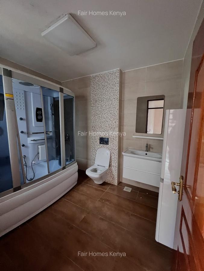 4 Bed Townhouse with En Suite at Valley Arcade - 4