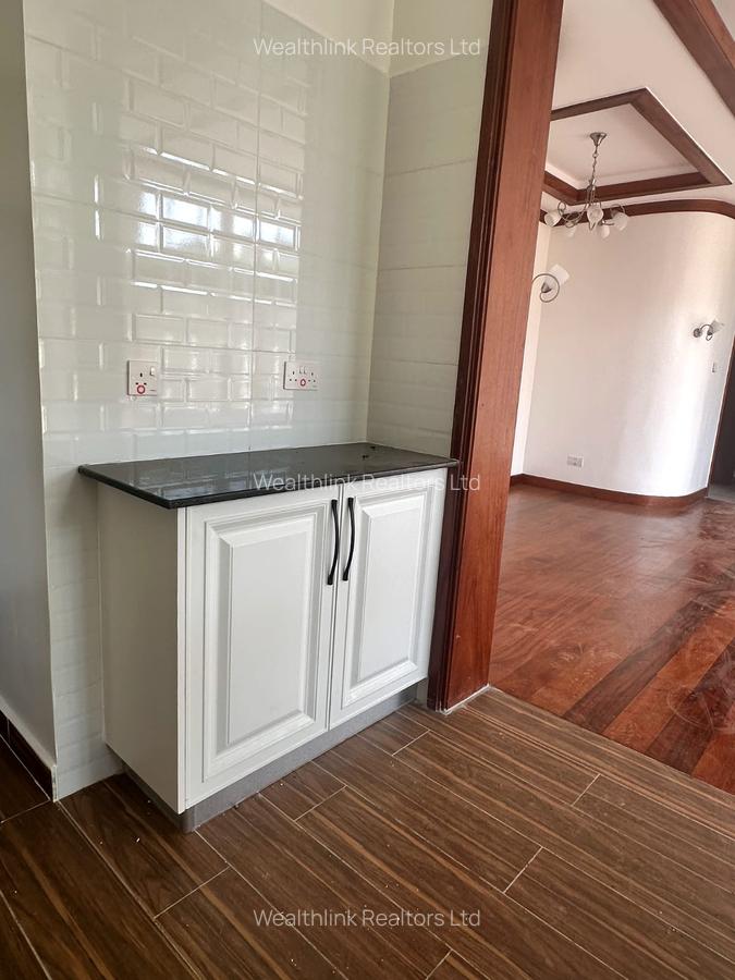 3 Bed Townhouse with En Suite at Nyari West - 10