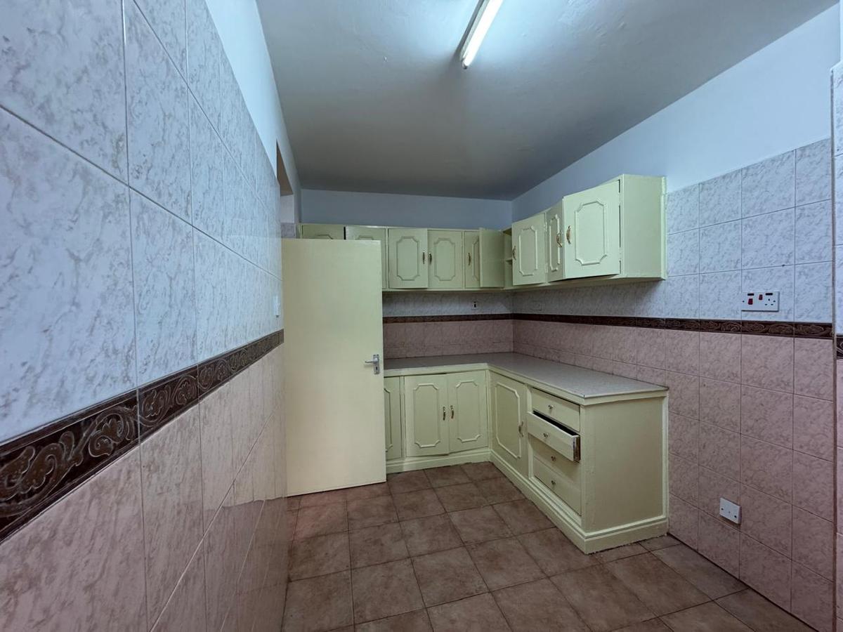 3 Bed Apartment with En Suite in Kilimani - 17