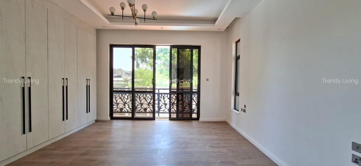 5 Bed Townhouse with En Suite in Lavington - 5