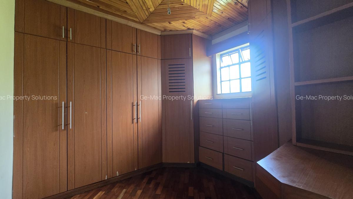 5 Bed Townhouse with En Suite in Lavington - 14