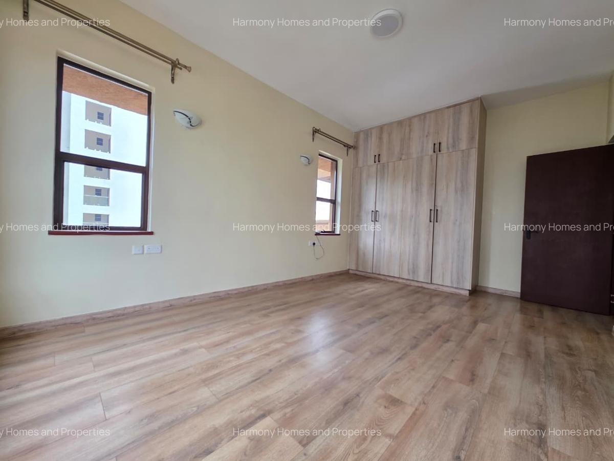 3 Bed Apartment with En Suite in Parklands - 4
