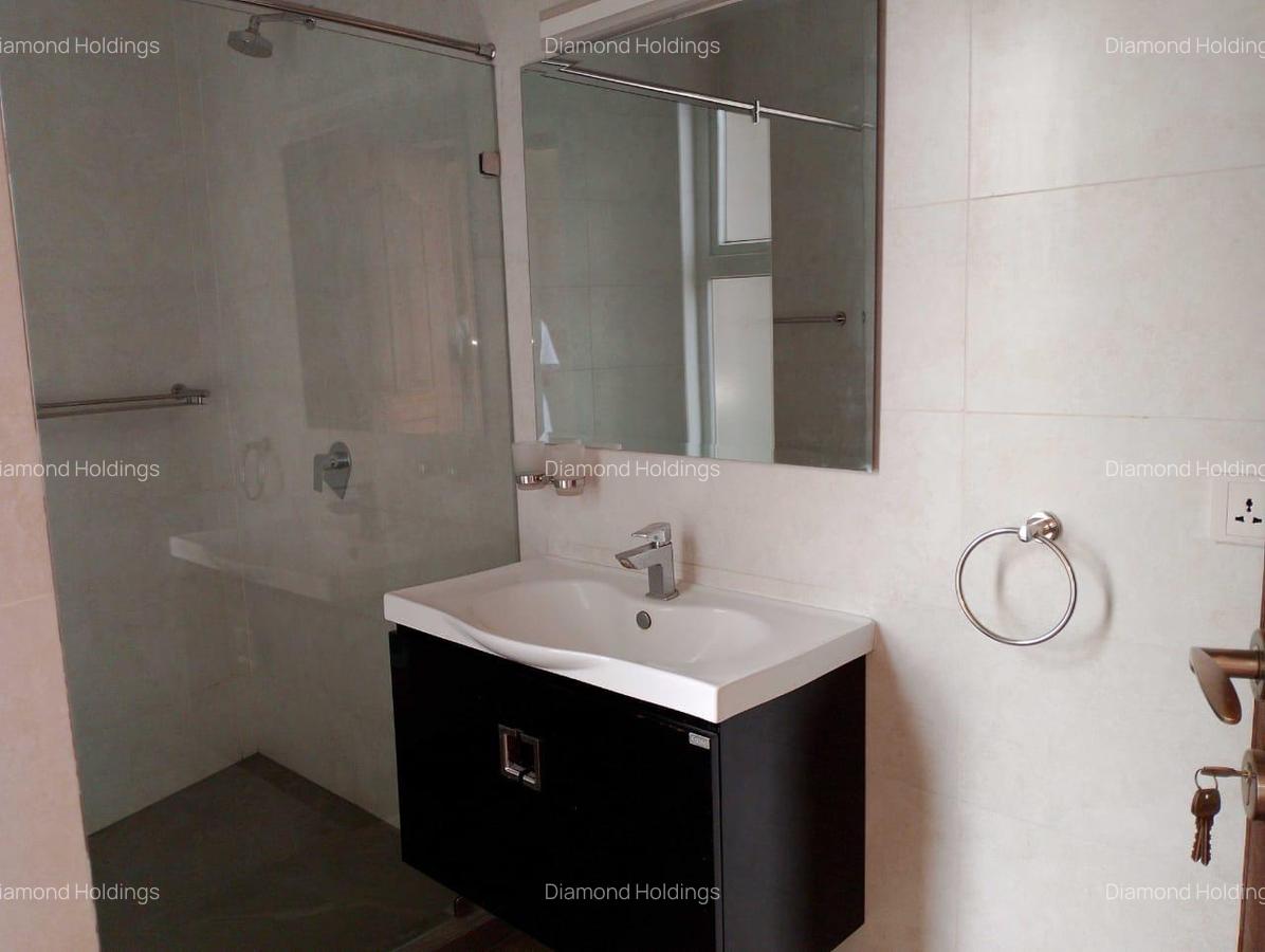 4 Bed Apartment with En Suite at Parklands - 2