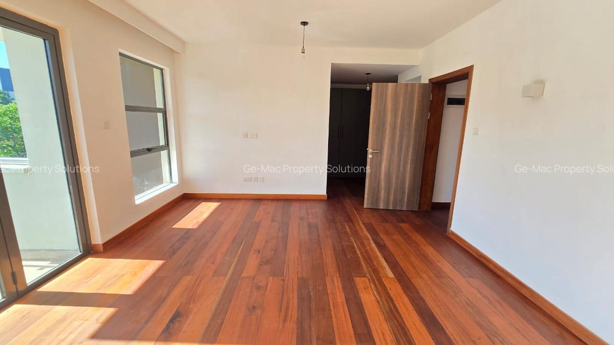 4 Bed Apartment with En Suite in Rosslyn - 14