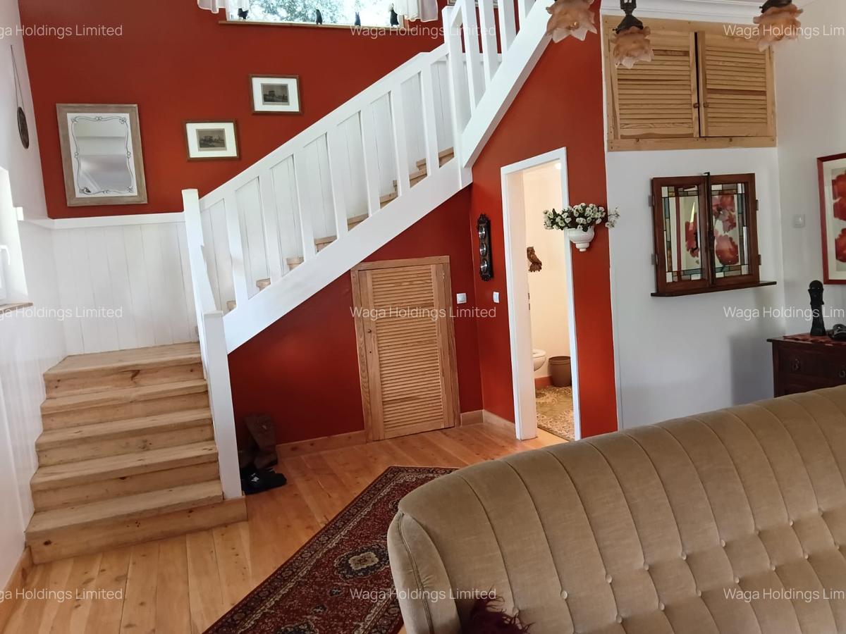 3 Bed Villa with En Suite at Burguret - 9