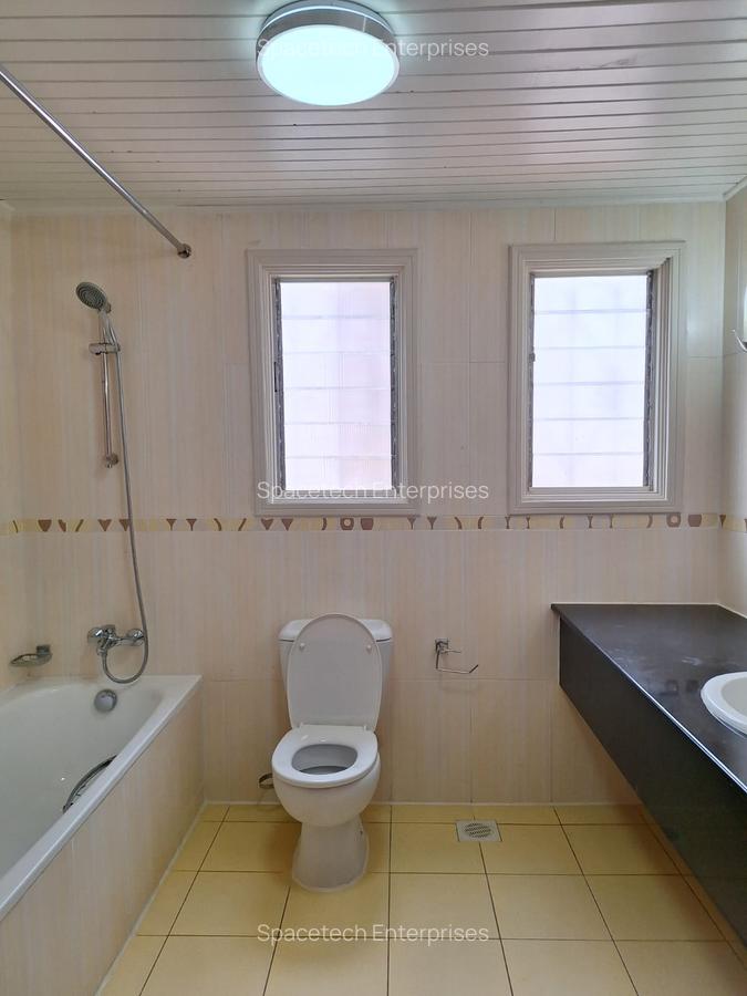 4 Bed Townhouse with En Suite in Muthaiga - 18