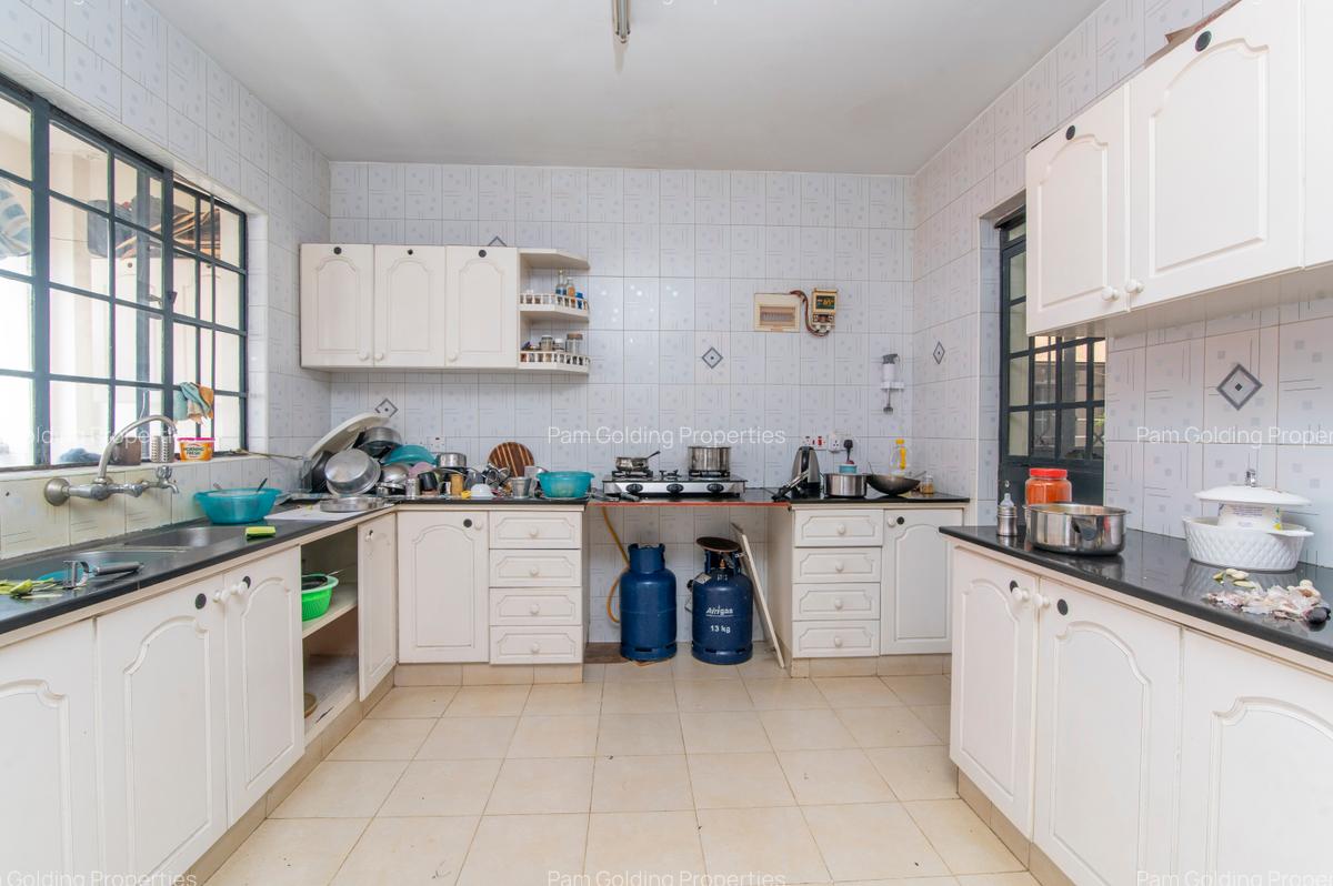 3 Bed Apartment at Mogotio Road - 5