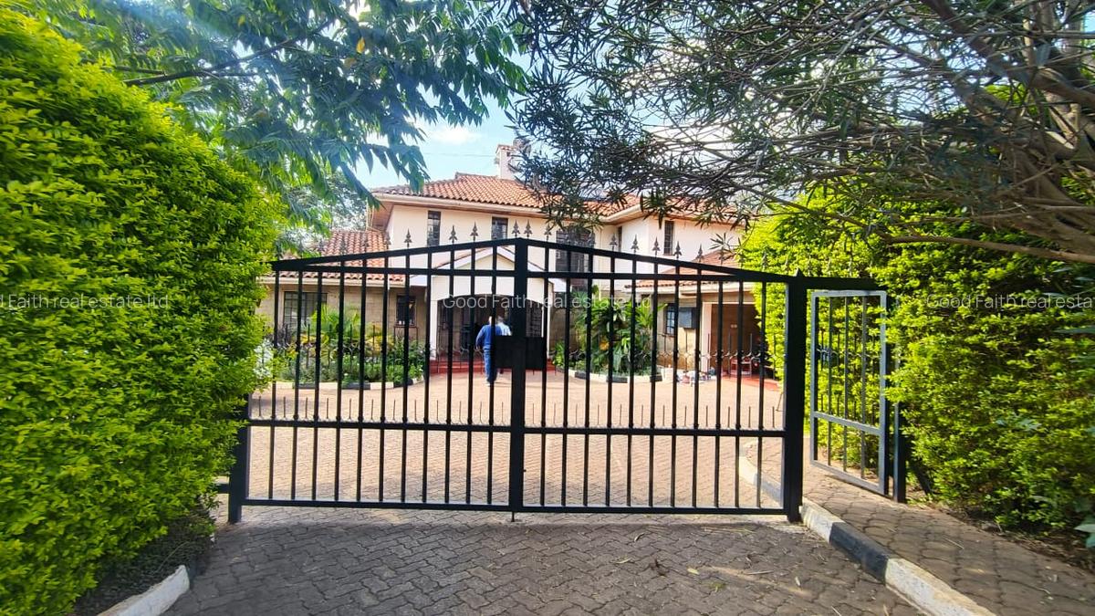 5 Bed House with En Suite in Runda - 17