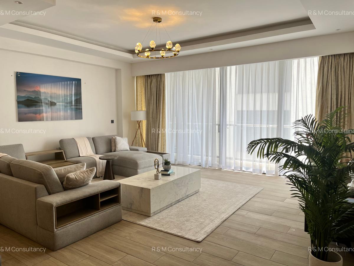 3 Bed Apartment with Swimming Pool in Riverside - 8