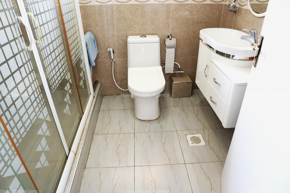 4 Bed House with En Suite in Syokimau - 5