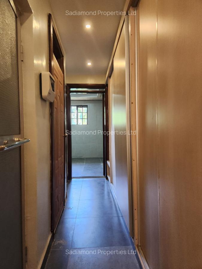 4 Bed House with En Suite in Karen Hardy - 1