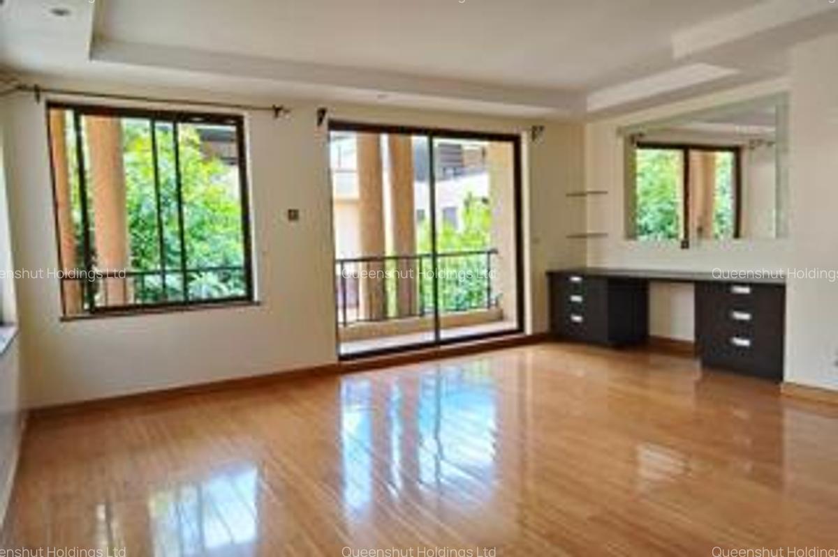 5 Bed Townhouse with En Suite in Westlands Area - 2