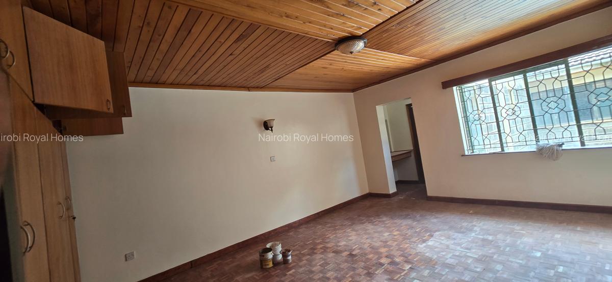 5 Bed Townhouse with En Suite at Lavington Road - 12