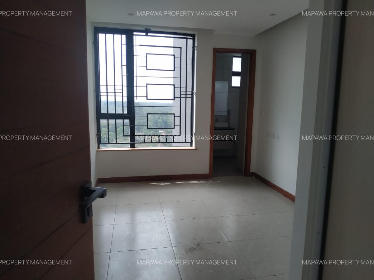 4 Bed Apartment with En Suite in Parklands - 4
