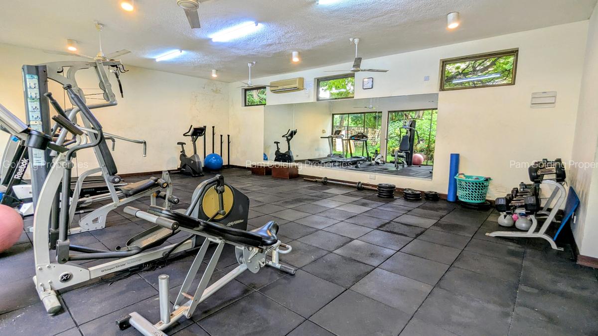 3 Bed Apartment with En Suite at Greenwood Drive - 18
