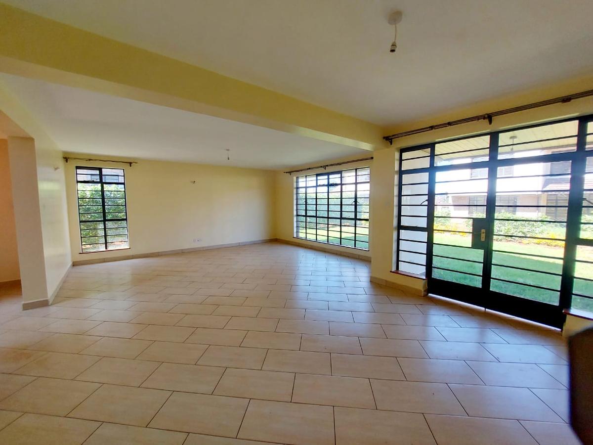 4 Bed Townhouse with En Suite at Edenville - 2