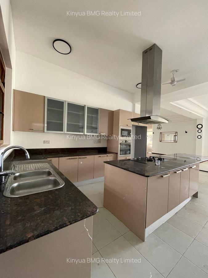 Serviced 4 Bed Apartment with En Suite in Nyali Area - 3