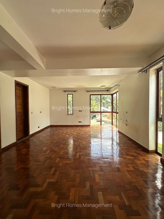 5 Bed Townhouse with En Suite in Lavington - 10