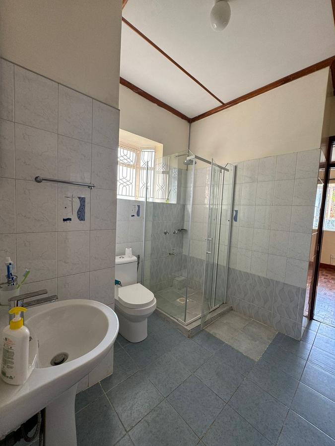 5 Bed House with En Suite in Runda - 6