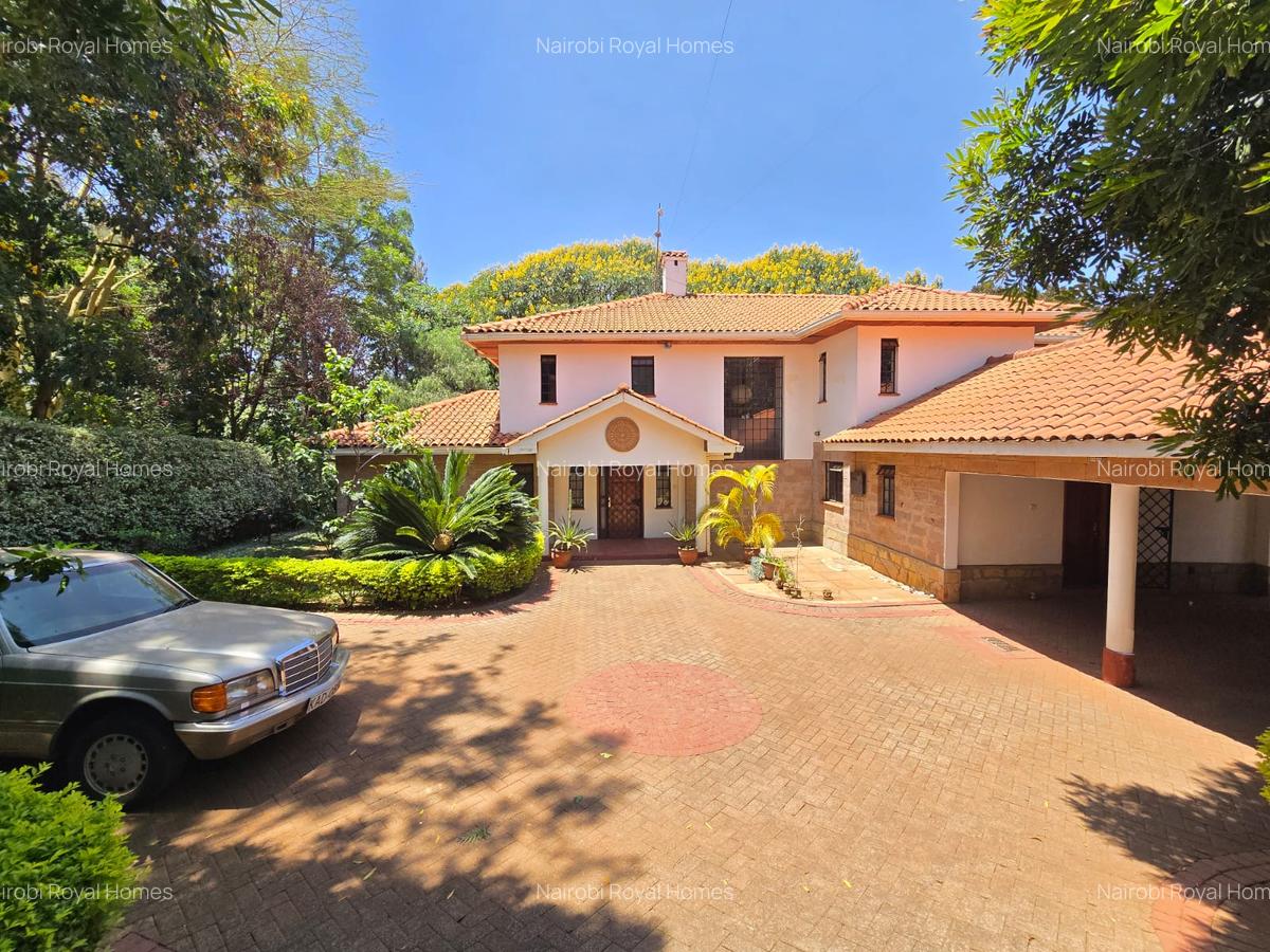 5 Bed Townhouse with En Suite at Meadows - 2