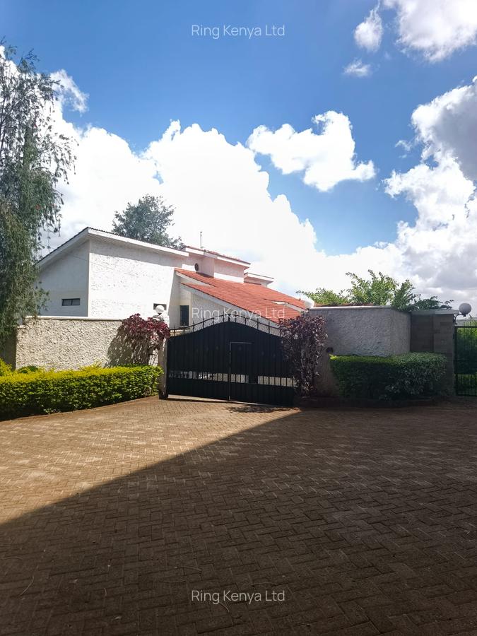 5 Bed House with Garden in Ridgeways - 12