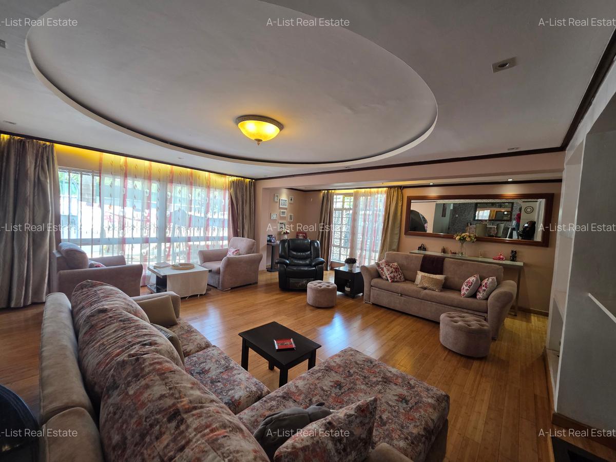 5 Bed Townhouse with En Suite at Lavington - 2