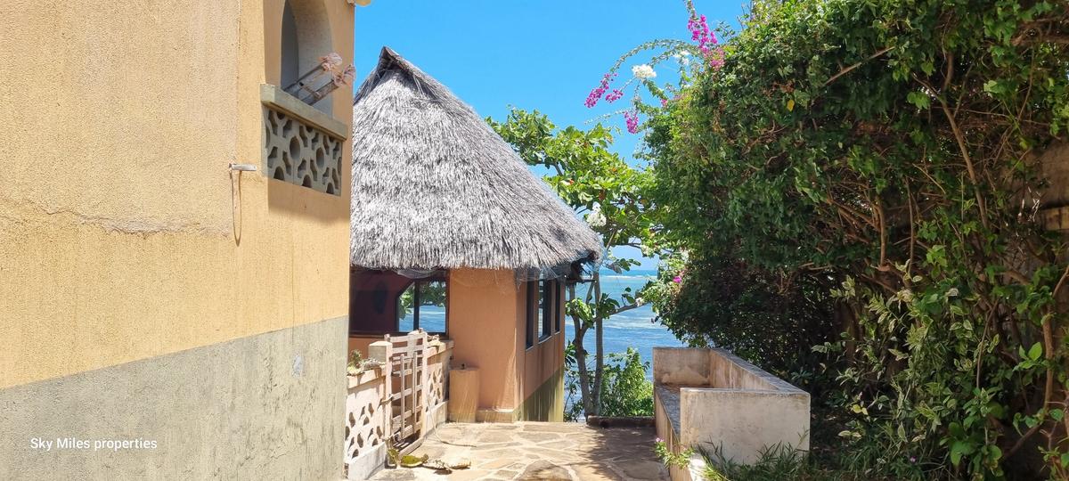 4 Bed Villa with En Suite at Kanamai - 16