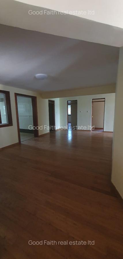 4 Bed House with En Suite in Runda - 9