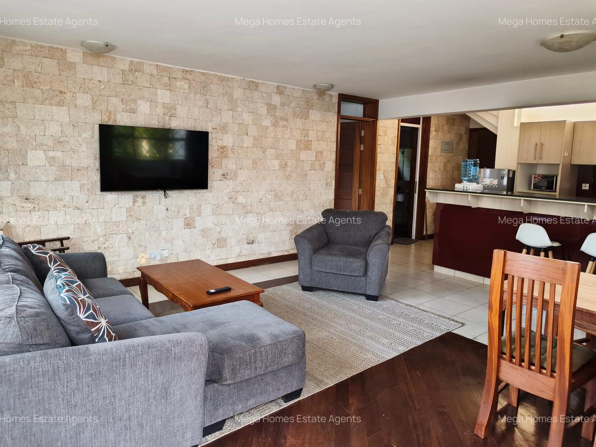 Serviced 1 Bed Apartment with En Suite in Runda - 4