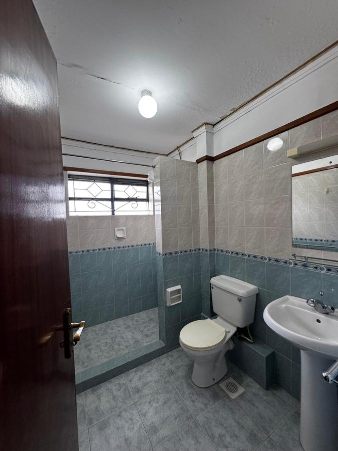 4 Bed Townhouse with En Suite in Brookside - 20