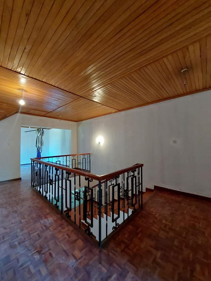 5 Bed Townhouse with En Suite in Lavington - 9