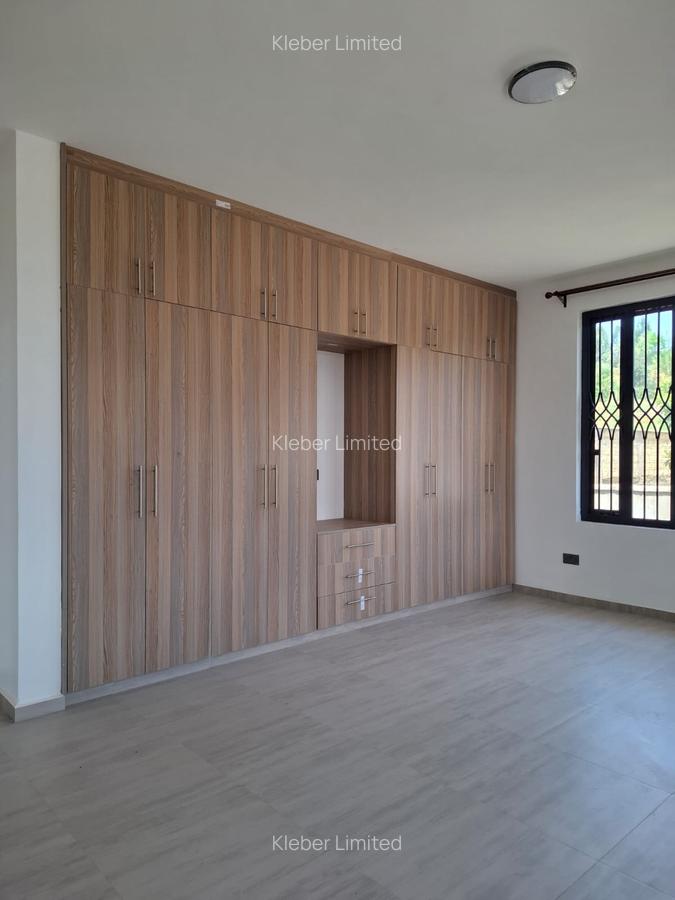 4 Bed House with En Suite in Rironi - 5