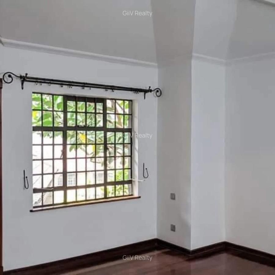 4 Bed Townhouse with Staff Quarters in Spring Valley - 10