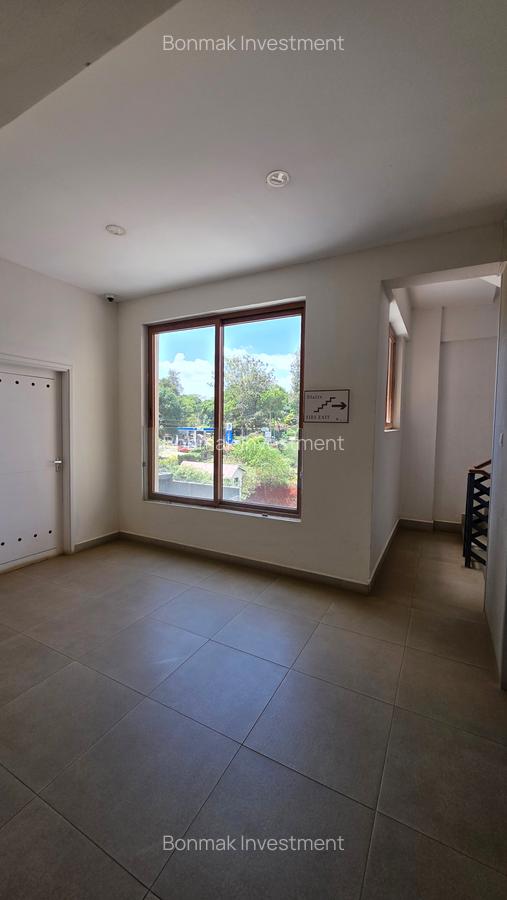 4 Bed Apartment with En Suite at Riverside Drive. - 17