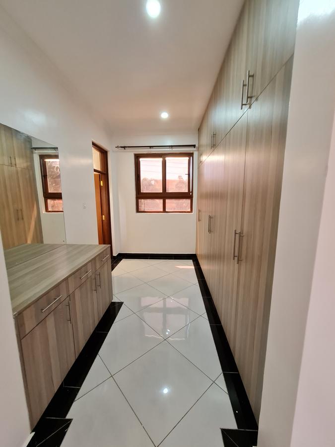 3 Bed Apartment with En Suite in Nyali Area - 15