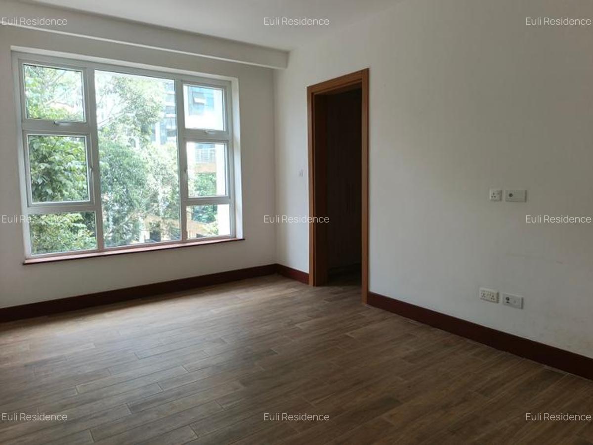 3 Bed Apartment with En Suite at City Park Drive - 9