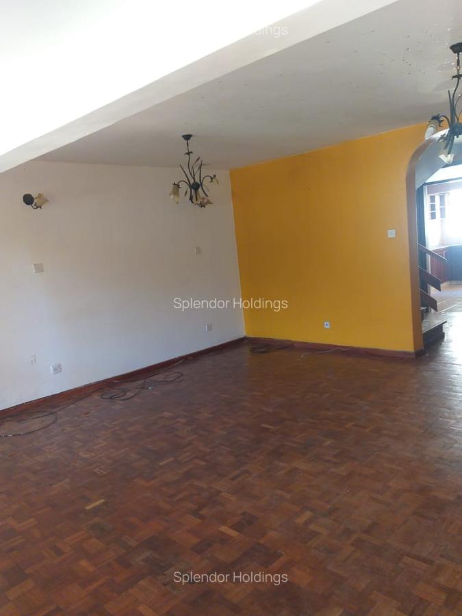 4 Bed Townhouse with En Suite in Lavington - 11