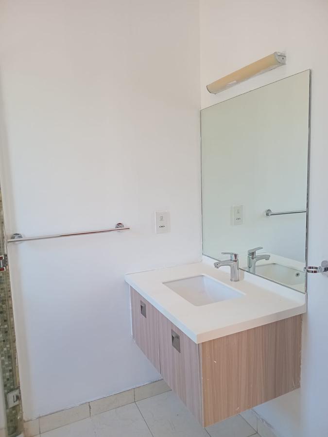 5 Bed Villa with En Suite at Convent Road - 9