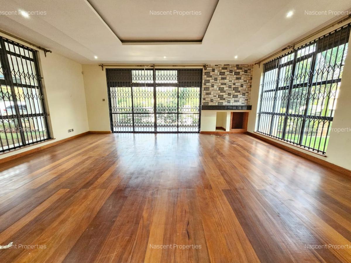 7 Bed House with En Suite in Nyari - 4